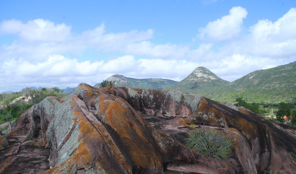 Entre serras e montes Itiúba surpreende a muitos viajantes.